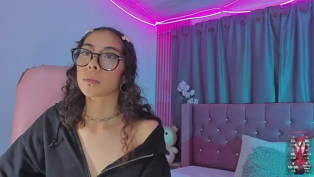 Sarah_Moon1 live