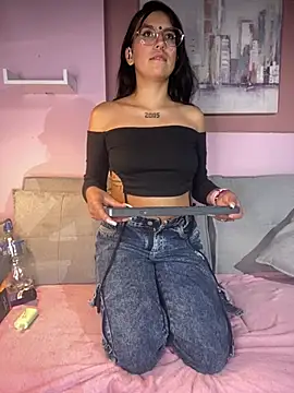 GabyLopez_Pink live