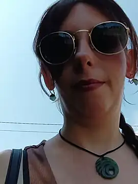 LadyFreyna live