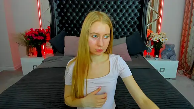 Alina_Blonde live