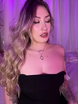 Lally_Valencia__ live