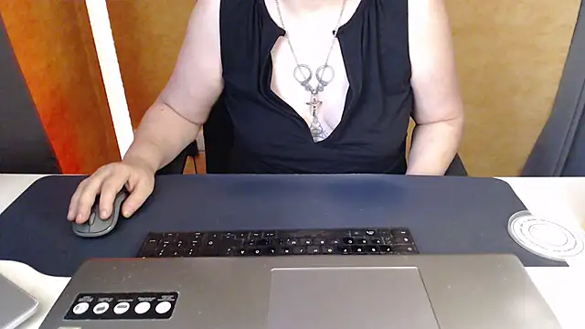 SweetPhoenix76 live