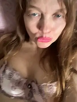 Suzanele live