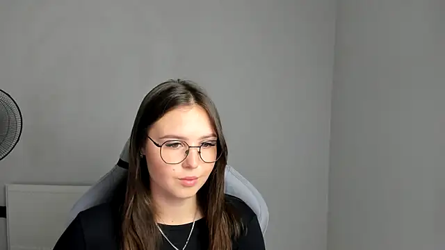 Regina_cute_ live