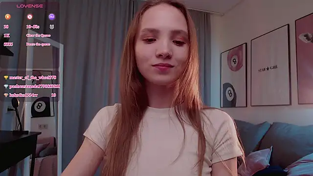 Adria_Arjona live