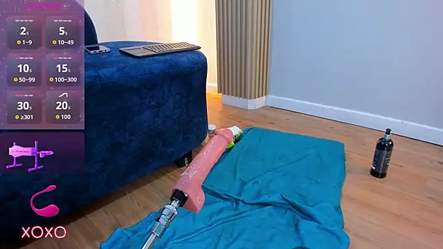 Naomii_Viper live