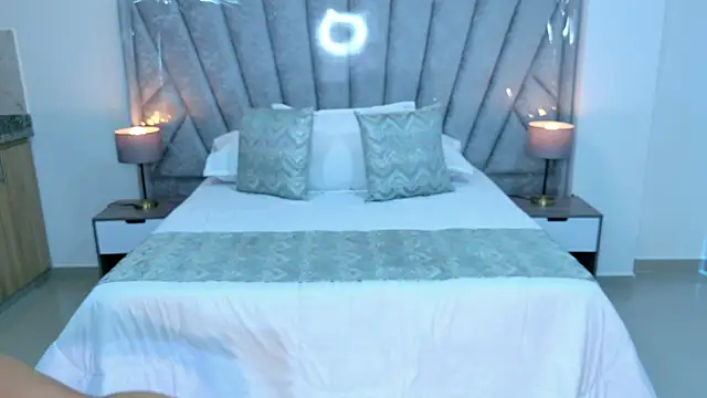 Layla_Breezee live