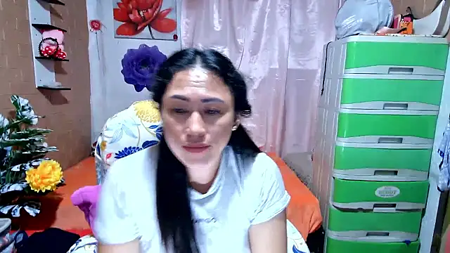 Filipina_Desire live