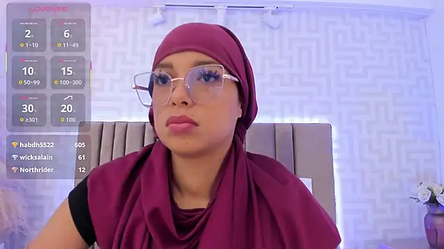 naishaa_ live