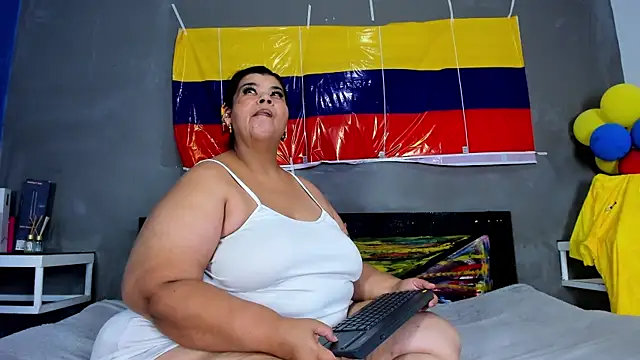 Charlotte_curvy_ live