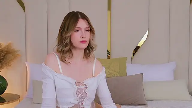 NellieLoyns live
