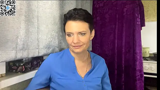 HotMamaQueen234 live
