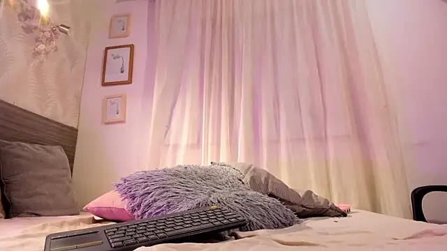 KarolyneLune live