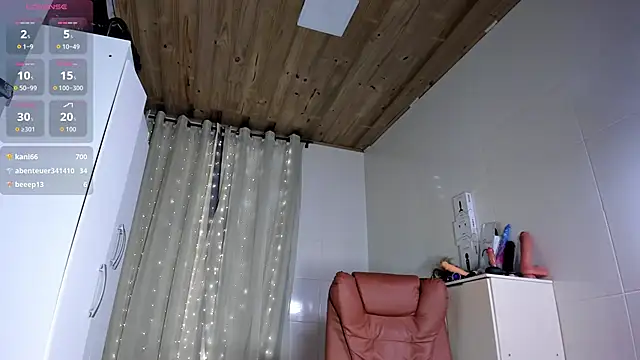 Chica_hot_dirty live