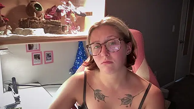 MUSCLEMOMMY1365 live