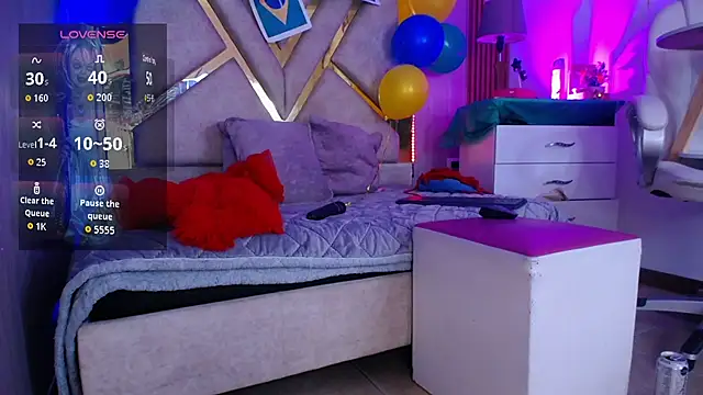 Tiffany_Valentiine live