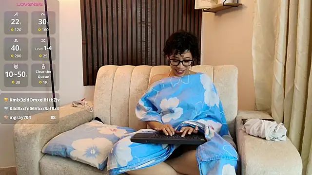 Laena_Castillo profile