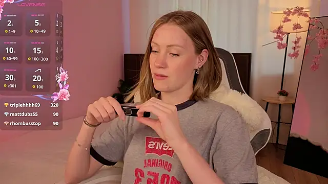 EvaHamilton live