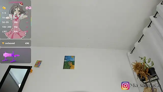 Mia-Valeria- live