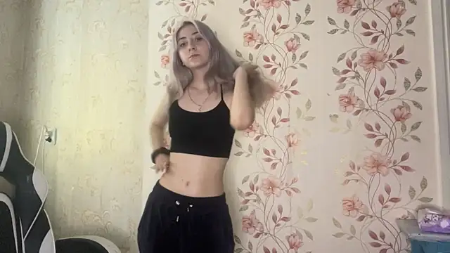 WhitePowerGirl live