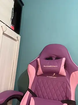 April_Becker live