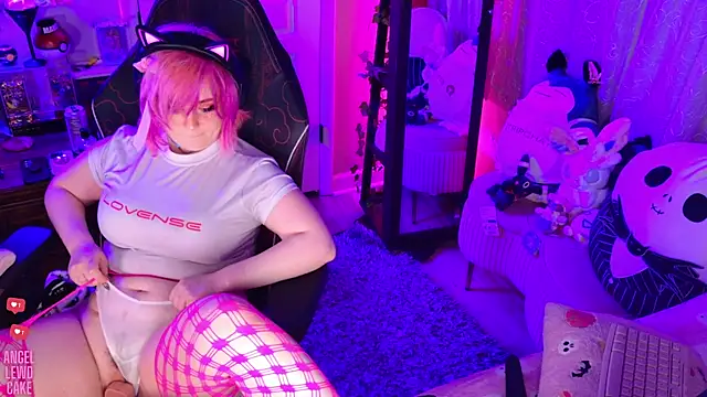 Angel-Lewd-Cake live
