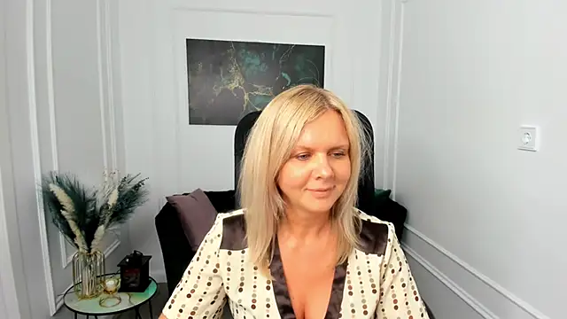 AgathaKlouin live