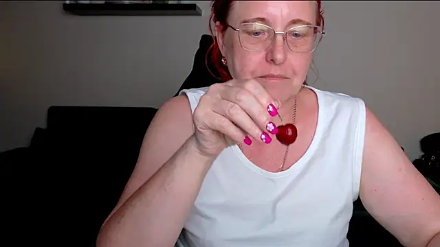 JoannaAndNeighbour live