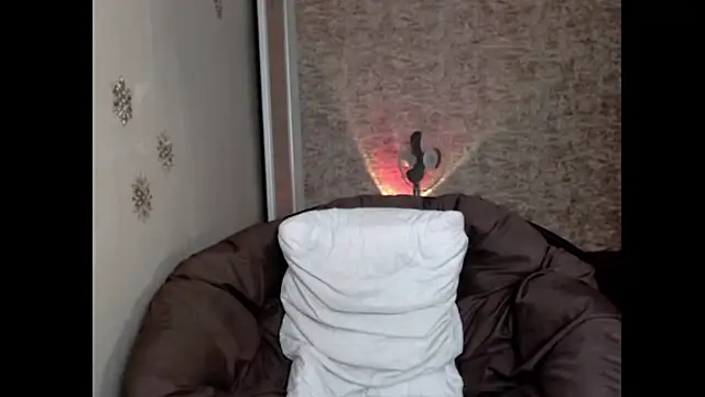 AnnieEltgant live