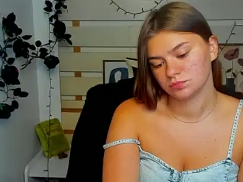 Josephine_Kiss live