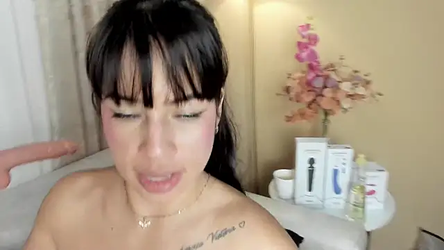 SabrinaWarren_ live