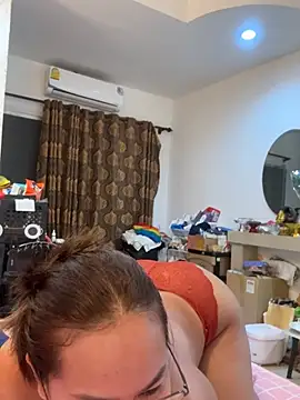 Ponthip live