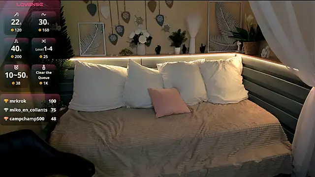 Maya_Winters live