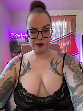 Miss_Lucifer6 live