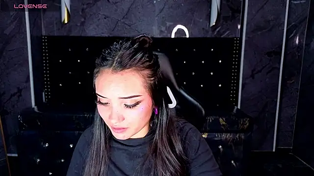 Daphne_nicole_b live