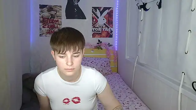 EmyHills live