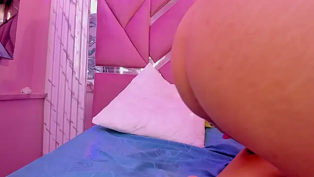 Katy_Bennet live