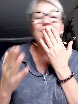irinamaux live
