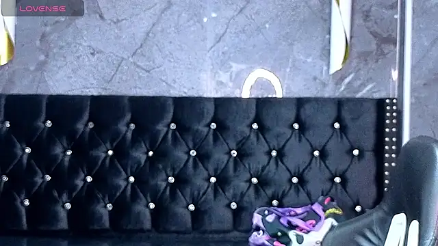 Daphne_nicole_b live