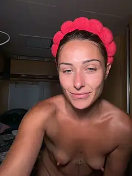 petrouchkaaa_ live