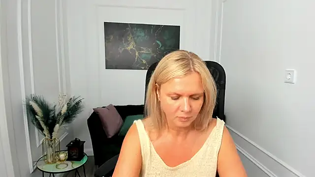 AgathaKlouin live