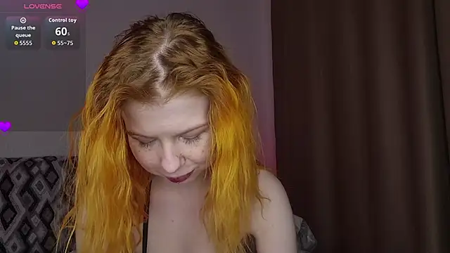 LynetHakes live