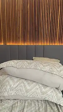 EmiilyAdams_ live