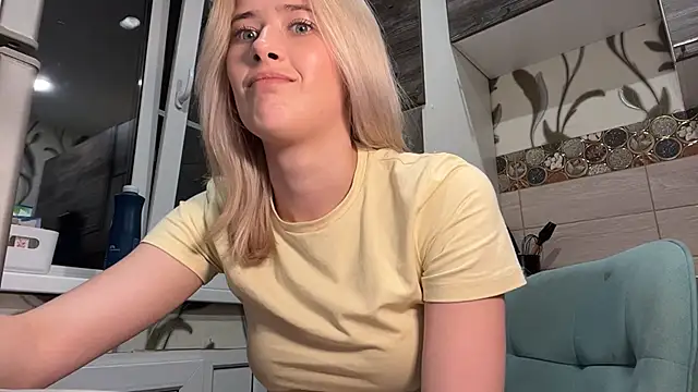 Blonde_strict profile