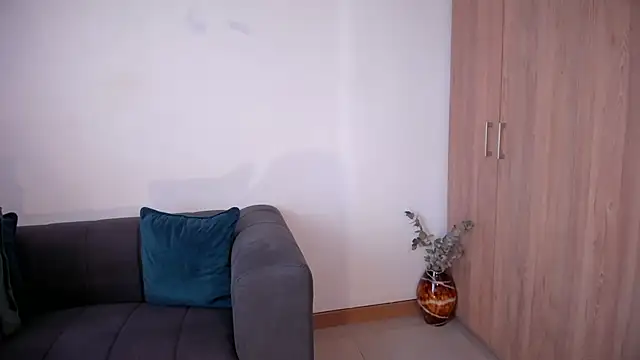 CleoEmberr_ live