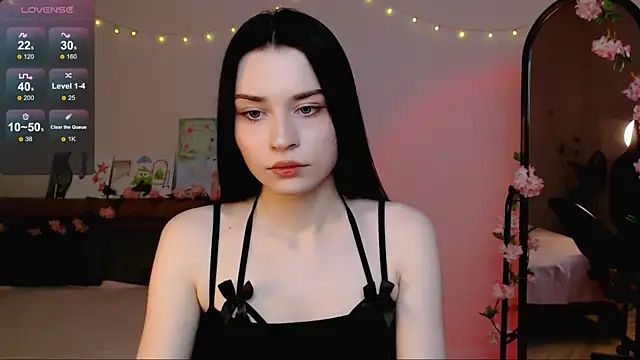 Tina_Charm live