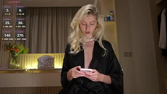 YourNaughtyMiss live