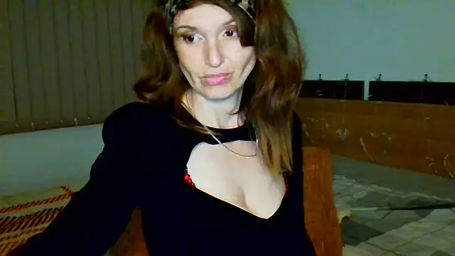 LoveElenika live