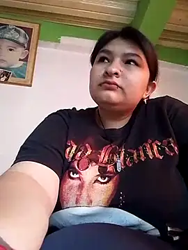 LauraHorny69 live