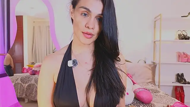 Antonella_Maxwell live
